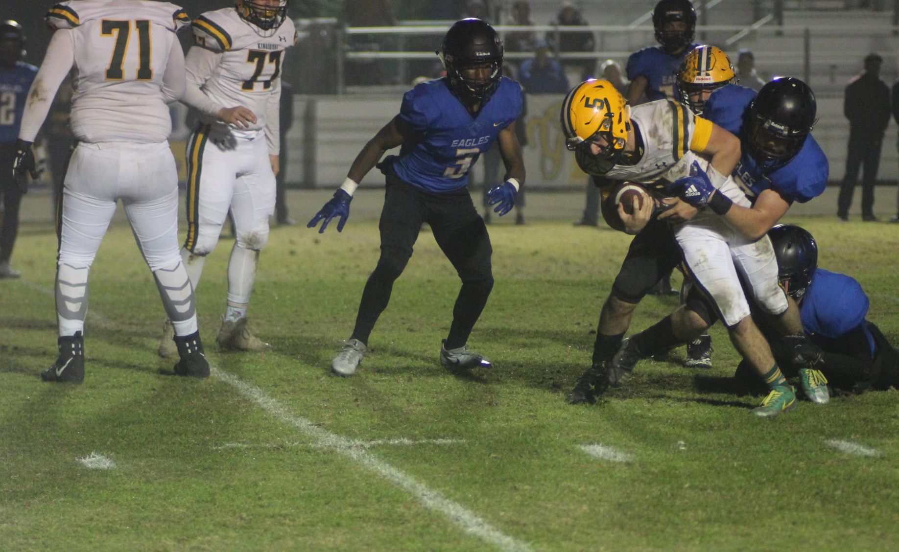 Kingsburg falls to Bakersfield Christian